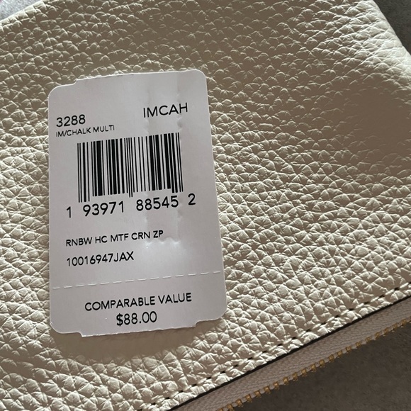 NWT Coach wristlet - Picture 3 of 7